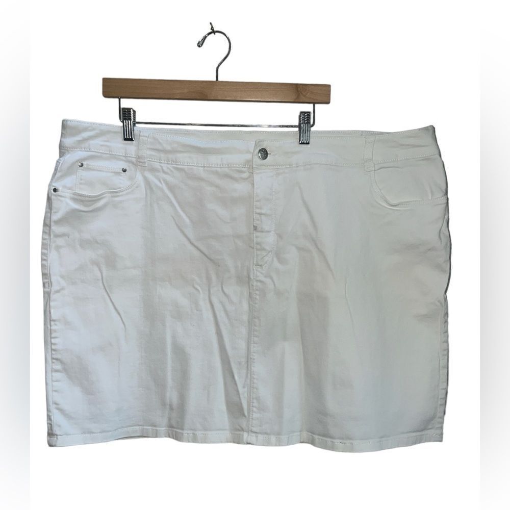 Croft & Barrow White Skort